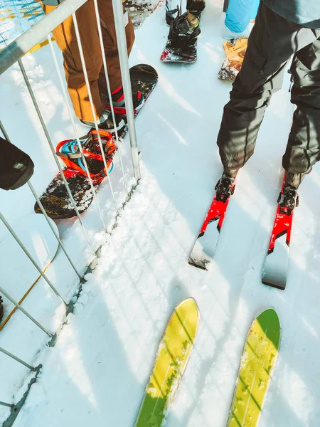 Linje Vid Skipass Kontroll Vinteraktiviteter — Stockfoto