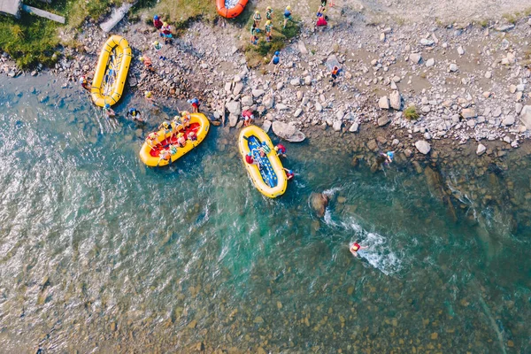 Hegyek Folyó Rafting Extrém Attrakció Nyár Másolás Felülnézet — Stock Fotó
