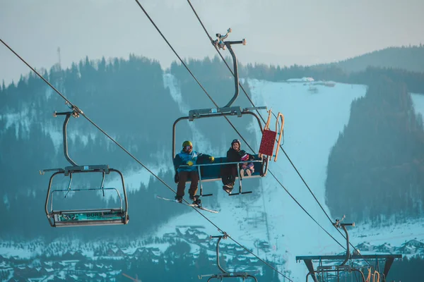 Bukovel Φεβρουαρίου 2021 Χειμερινό Σκι Και Snowboarding — Φωτογραφία Αρχείου