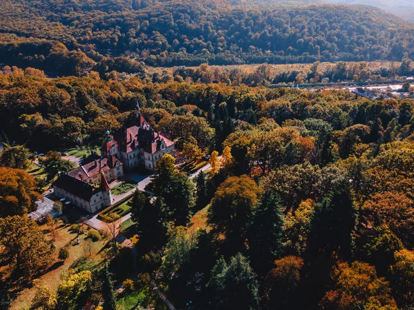 Widok Lotu Ptaka Pałac Schonbrunn Góry Sezon Jesienny — Zdjęcie stockowe