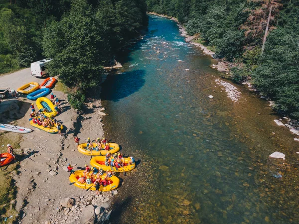 Berge Fluss Rafting Extreme Attraktion Sommer Kopierraum Blick Über Den — Stockfoto