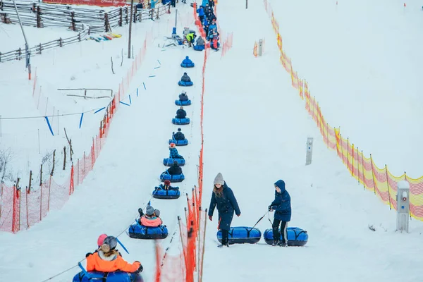 Lviv Ukraine January 2019 Line Snow Tubing Pull People Hill — Stock Photo, Image