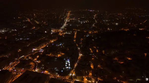 Lviv Şehir Merkezinin Karla Kaplı Olduğu Gecenin Hava Görüntüsü — Stok fotoğraf