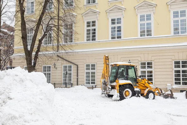 Tractor Está Limpiando Las Calles Ciudad Después Tormenta Nieve Copia —  Fotos de Stock
