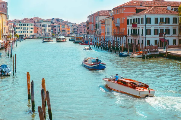 Vista Veneza Cidade Grande Canal Com Barcos Hora Verão — Fotografia de Stock