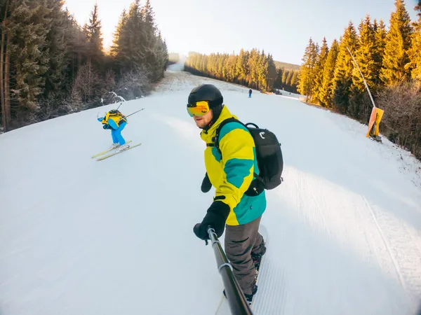 Man Taking Selfie Riding Snowboard Copy Space — Stock Photo, Image