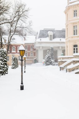 Iviv şehri karla kaplı sokaklar boşluğu kopyalayın
