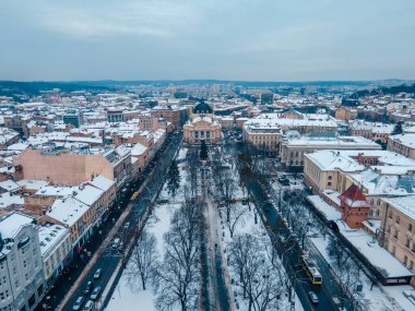 Karlı Lviv Merkezi hava görüntüsü Kopya Uzay Opera Binası