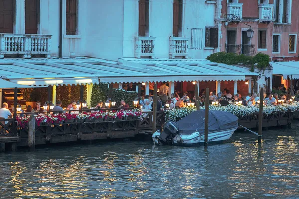 Venice, Italy - May 25, 2019: view of restaurant at city quay summer time — Stock Photo, Image