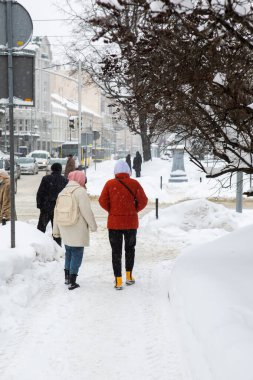 Lviv, Ukrayna - 12 Şubat 2021: Kar fırtınasından sonra şehir sokakları