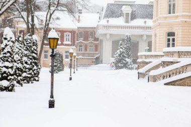 Iviv şehri karla kaplı sokaklar boşluğu kopyalayın