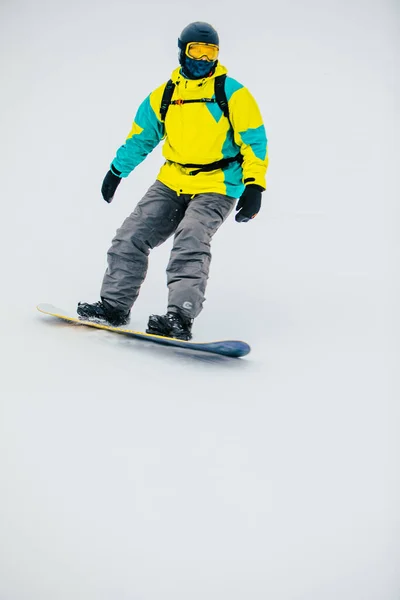 Homem Snowboarder Pista Esqui Cópia Espaço Inverno Esporte — Fotografia de Stock