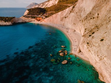Yunanistan yaz tatilinde Porto Katsiki plaj lefkada adasının hava manzarası