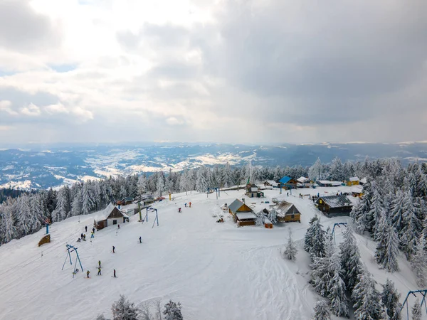 Luftaufnahme Des Trosterischen Skiberges Den Ukrainischen Karpaten Kopierraum — Stockfoto