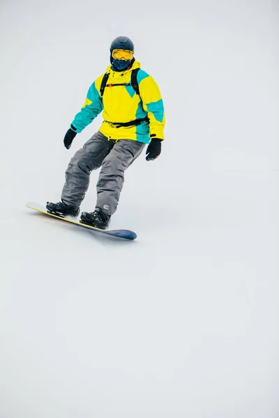 Homem Snowboarder Pista Esqui Cópia Espaço Inverno Esporte — Fotografia de Stock