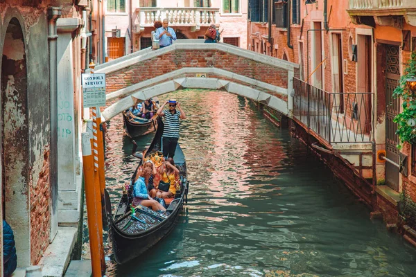 Венеція Італія Травня 2019 Вигляд Грандіозного Каналу Заповненого Човнами Гандолаським — стокове фото