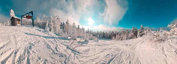 白雪覆盖的乌克兰喀尔巴阡山脉复制空间 — 图库照片