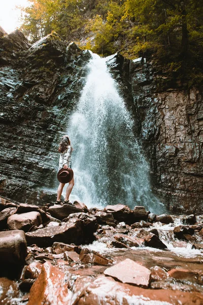 Woman Traveler Enjoying View Waterfall Copy Space — Stock Photo, Image