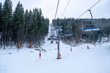 Karpat Bukovel dağ kayak merkezi Ukrayna manzarası