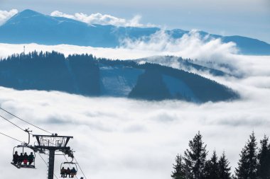 Karpat Bukovel dağ kayak merkezi Ukrayna manzarası