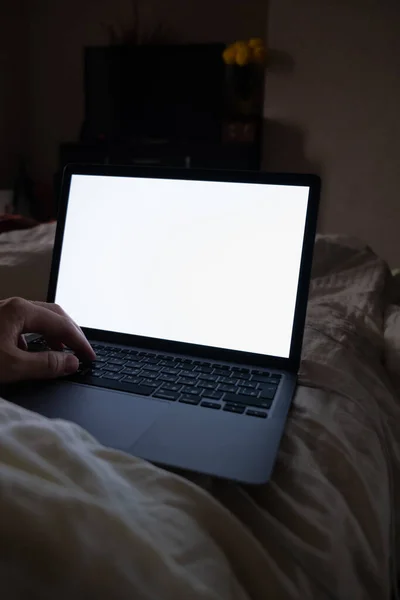 Laptop White Screen Working Bed Copy Space Point View — Stock Photo, Image