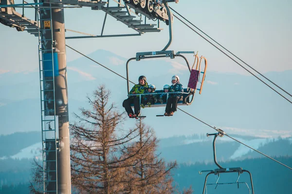 2021年2月23日 布科维尔 冬季滑雪胜地滑雪板 — 图库照片