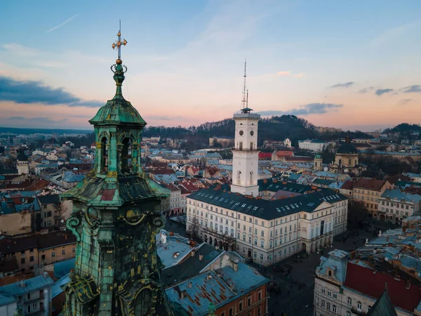Εναέρια Άποψη Του Κέντρου Της Πόλης Lviv Στο Ηλιοβασίλεμα Ταξίδια — Φωτογραφία Αρχείου