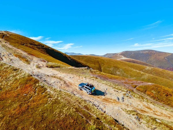 Vista Aérea Estrada Atração Road Para Topo Das Montanhas Dos — Fotografia de Stock