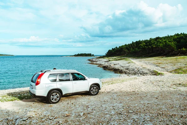 Conceito Viagem Carro Suv Beira Mar Conceito Viagem Rodoviária — Fotografia de Stock