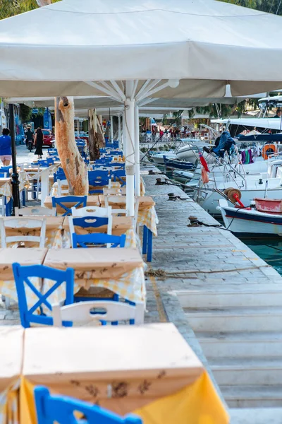 Cafe Greek Town Harbor Boats Ships Summertime — Stock Photo, Image