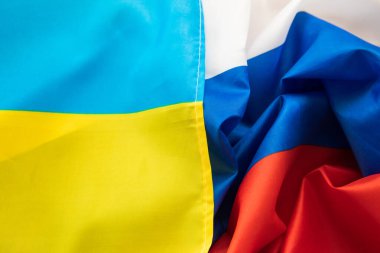 Ukraynalı Rus bayrağına karşı. Arkaplan