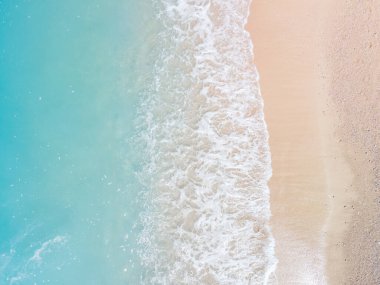 Deniz sahili fotokopi alanının tam üstünde