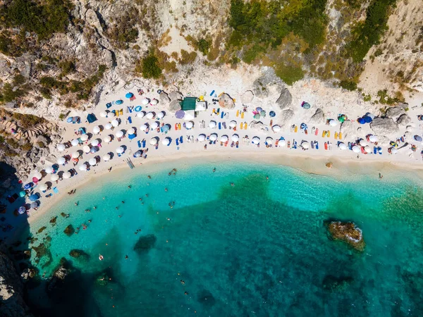 Pohled Pláž Ostrova Lefkada Modrou Ionskou Mořskou Vodou Řecko — Stock fotografie