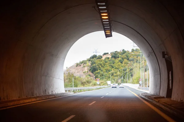 Tunel Silnice Řeckých Horách Kopírovat Prostor — Stock fotografie