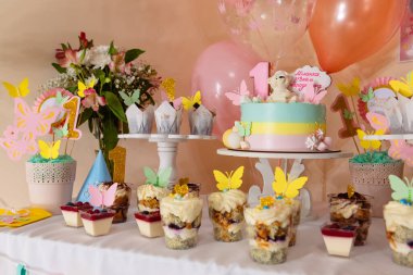 Tatlı tezgah ve pastalar 1 yıllık fotokopi alanı