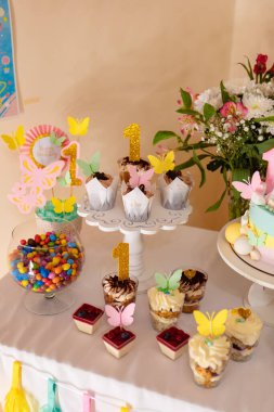 Tatlı tezgah ve pastalar 1 yıllık fotokopi alanı