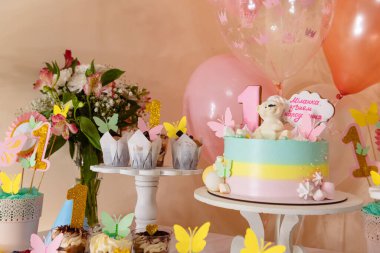 Tatlı tezgah ve pastalar 1 yıllık fotokopi alanı