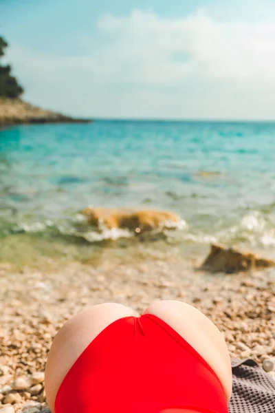 Sexy Woman Ass Red Swimsuit Summer Sea Beach Copy Space — Stock fotografie