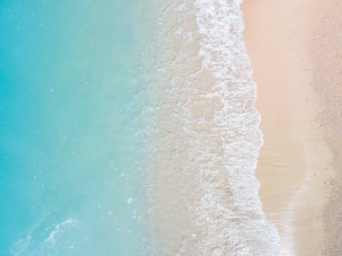 Deniz sahili fotokopi alanının tam üstünde