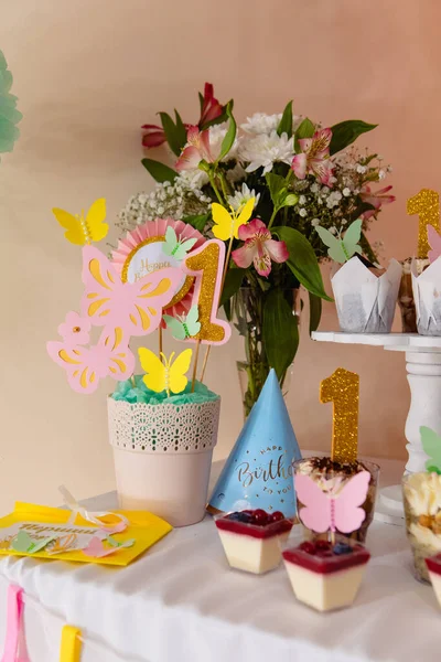 Tatlı tezgah ve pastalar 1 yıllık fotokopi alanı