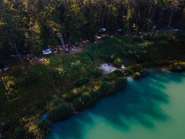 Letecký Pohled Kemp Blízkosti Jezera Lese Kopírovat Prostor — Stock fotografie