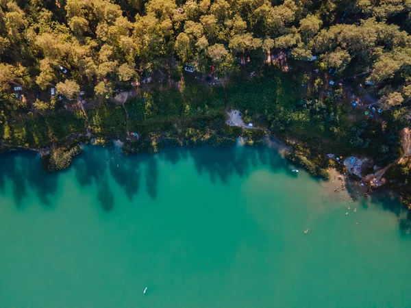 Vista Aérea Local Acampamento Perto Lago Espaço Cópia Floresta — Fotografia de Stock