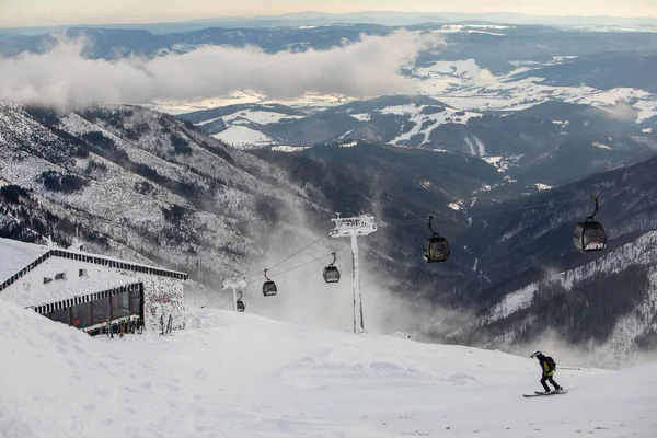Slovaquie Jasna Février 2022 Remontées Mécaniques Sommet Station Ski Montagne — Photo