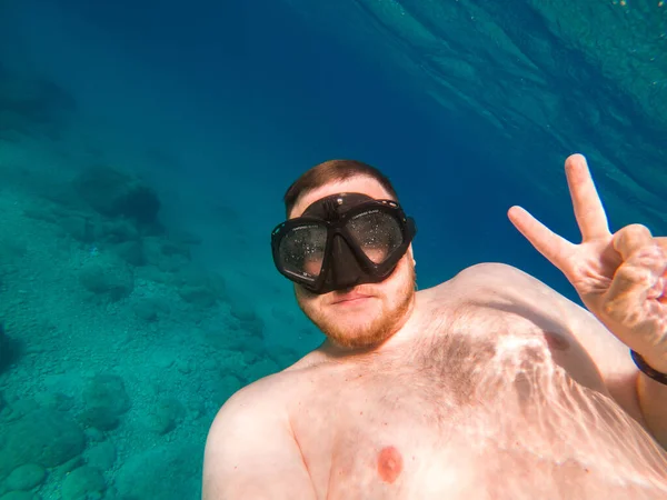 Man Vatten Dykning Mask Dykning Vatten Med Selfie Bild — Stockfoto