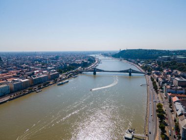 Yaz günü Budapeşte şehrinin havadan görüntüsü kopya alanı