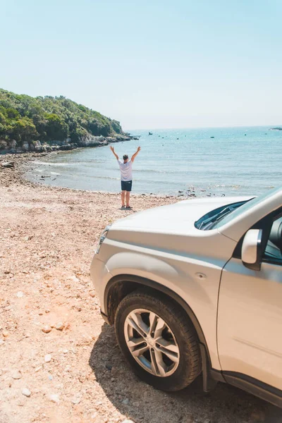 Auto Reise Konzept Mann Sommerstrand Blick Auf Die Freiheit Des — Stockfoto