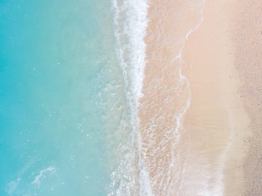 Deniz sahili fotokopi alanının tam üstünde