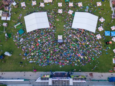 Lviv, Ukrayna - 26 Haziran 2021: Lviv Caz Festivali yaz mevsiminin en üst manzarası