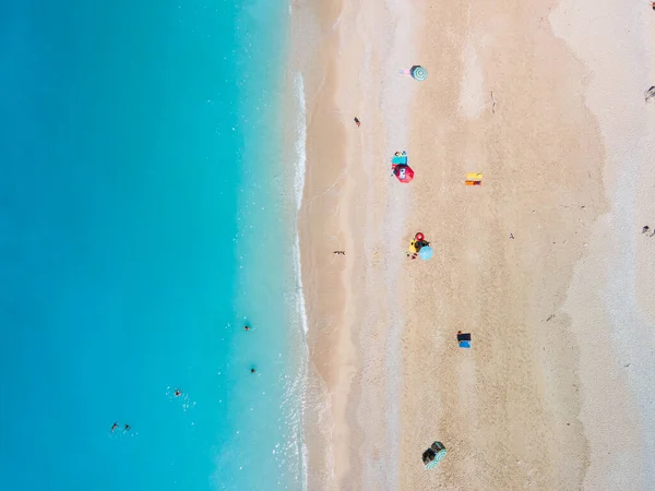 希腊Lefkada岛Egremni海滩正上方的景象复制了空间小游轮 — 图库照片