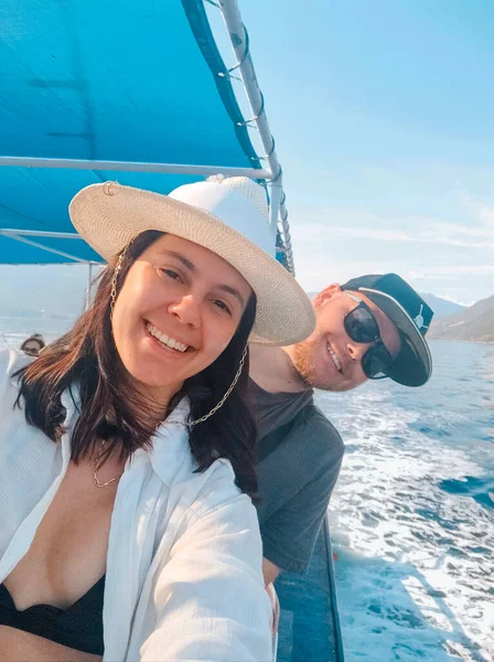 smiling couple selfie sea vacation ship cruise
